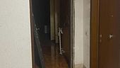 Fa esplodere una porta e si appropria di una casa
