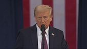 Il giorno di Trump, la messa, il giuramento, il discorso