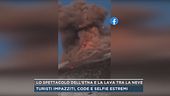 Lo spettacolo dell'Etna e la lava tra la neve