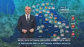 Meteo, inizio settimana con piogge sparse e forte vento