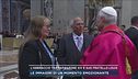 L'abbraccio tra Papa Leone XIV e suoi fratello Louis