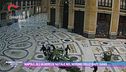 Napoli, gli alberi di Natale nel mirino delle baby gang