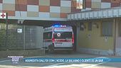 Aggredita dall'ex con l'acido, la salvano i clienti di un bar