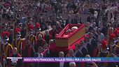 Addio Papa Francesco, in migliaia a piazza San Pietro