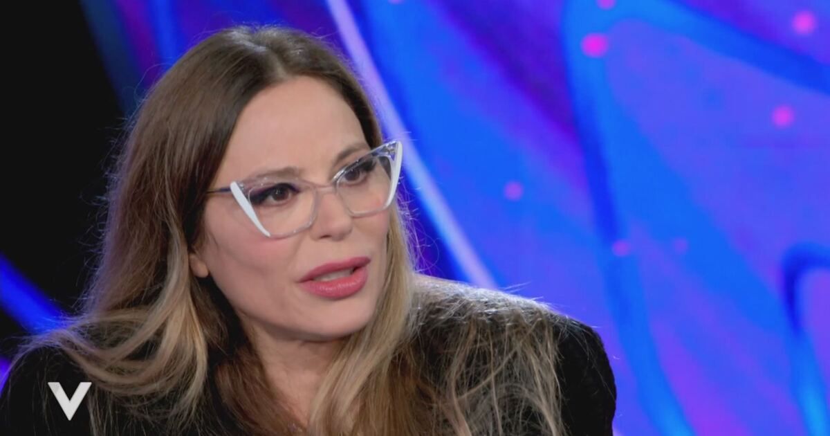 Verissimo: Naike Rivelli: 