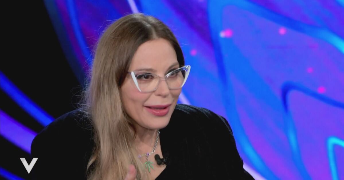 Verissimo: Naike Rivelli: 
