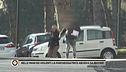 Nelle mani dei violenti: la parcheggiatrice abusiva da record