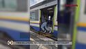 I treni della paura: "Noi, ostaggio degli immigrati violenti"