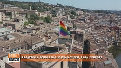 Ragazzini a scuola dalle drag queen, paga l'Europa