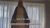 Trevignano, una voce "istruisce" Gisella durante la diretta