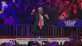 Trump balla con i Village People, l'esibizione è virale