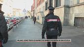 Milano, uomo tenta di rapire due bimbe e poi entra in una scuola