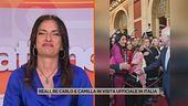 Reali, la stretta di mano tra re Carlo e Safiria Leccese