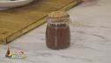 Crema spalmabile di cioccolata, nocciole e datteri