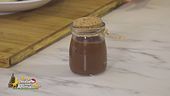 Crema spalmabile di cioccolata, nocciole e datteri