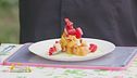 Spiedini di tofu e peperoni su crema di piselli
