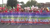 Pacifisti in piazza, la sinistra attacca il governo