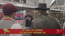 Ghione canta in metro e viene cacciato, le borseggiatrici no