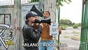 Cosa ci fa la sagoma di Brumotti nel boschetto della droga di Rogoredo?