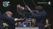 Ai Nuovi Mostri volano sedie