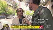 Travolta, scarpe a Sanremo. Il manager: «Nessuno gli ha detto di togliersele»