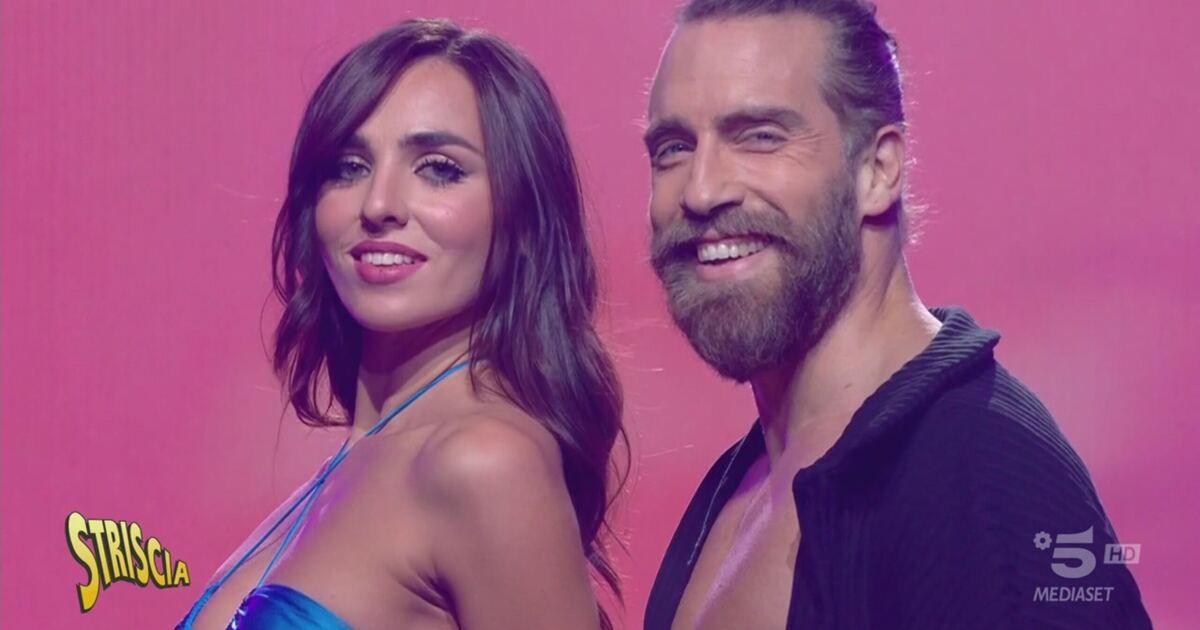 Striscia la notizia: Lo stacchetto sulle note di Ahi Video | Mediaset ...