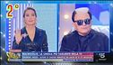 Chi è la prima donna che Cristiano Malgioglio ha visto desnuda? Serena Grandi. Barbara d'Urso è incredula!