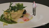 Lo "Spaghettone al granchio reale, tarassaco e finger lime" dei fratelli Capitaneo