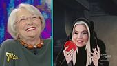 La signora Longari riempie di "complimenti" Valeria Marini