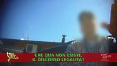 Il triste mercatino delle case comunali e il barista-affarista chiamato "Tecnocasa"