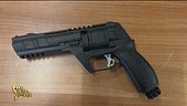 Stasera a Striscia la notizia: altro che pistola da paintball! L'arma giocattolo si può acquistare senza porto d'armi ma è pericolosa come una pistola vera