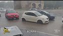 Roma, tra piste ciclabili allagate e "piscine" al posto delle strade