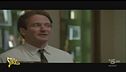 Robin Williams sembra il sosia di Fabio Caressa: per accorgersene basta un attimo... fuggente!
