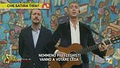 Che satira tira? Luca e Paolo cantano "Perdere consensi"