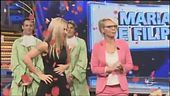 Buon compleanno Maria! Per te in regalo l'alluce in gomma di Michelle Hunziker