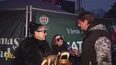 Stasera a Striscia: Paola e Chiara, escluse dal Festival di Sanremo, ricevono il loro primo Tapiro d'oro