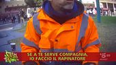 C'è anche chi si propone come rapinatore tra i compro oro "on the road" di Bologna