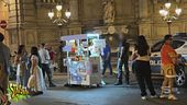 A Palermo i carretti abusivi vendono le spremute d'arancia a peso d'oro