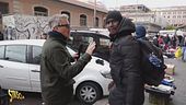 Stasera a Striscia: attimi di terrore per Jimmy Ghione e il suo cameraman, aggrediti nei pressi del mercato Esquilino di Roma