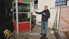 Cabine telefoniche, dal romanticismo allo squallore in meno di uno squillo