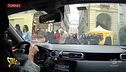 Staffelli a Torino, test sicurezza: in macchina in zona pedonale? Si può fare