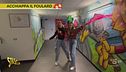 La challenge: sfida a braccio di ferro e scioglilingua tra aspiranti Veline!