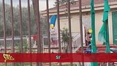 Stefania Petyx è a Palermo per occuparsi di alcune ville che, dopo essere state confiscate alla mafia, sono state occupate abusivamente