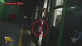 Borseggiatrice blocca la metropolitana utilizzando un estintore