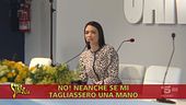 Elodie: «Non voterei Meloni neanche se mi tagliassero una mano»