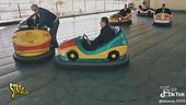 Sportellate in faccia e un nonno "coraggioso" a Tu Si Que Rides!