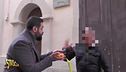 Stasera a Striscia: insultato e schiaffeggiato l'inviato Michele Macrì durante un servizio a Cetraro contro la 'ndrangheta