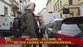 Non c'è tregua per i furbetti che parcheggiano sui parcheggi dei disabili: Brumotti in azione