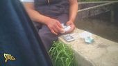 Anticipazione - Un pusher si butta in acqua nel tentativo di fuggire e Vittorio Brumotti si lancia per ricondurlo a riva