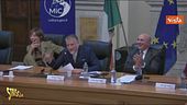 "Respiri piano per non far rumore…": Il ministro Giuli annuncia cantando Alba capitale dell'arte 2027